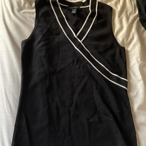 Sleeveless v neck sweater